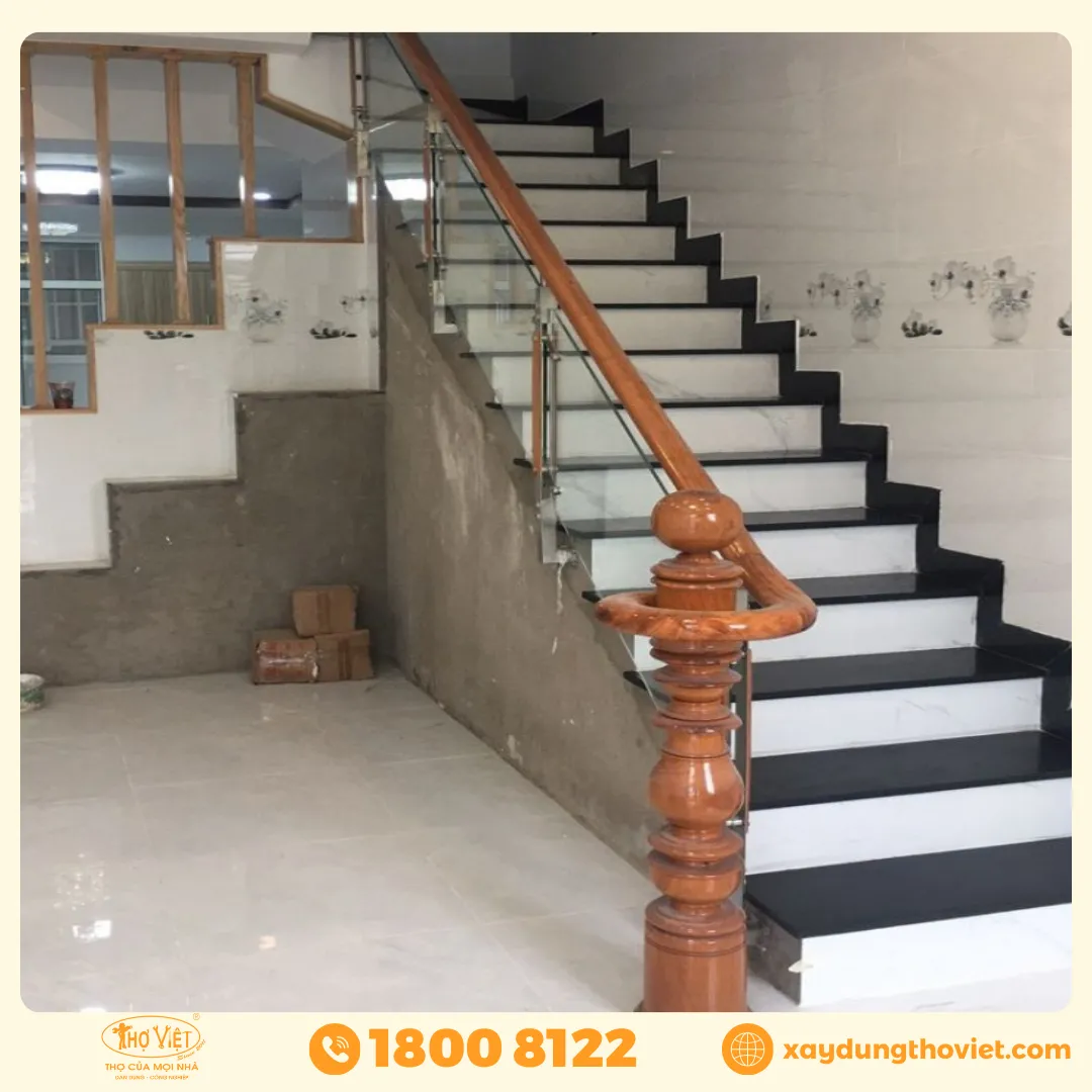 Cầu thang gỗ kính CTGK6