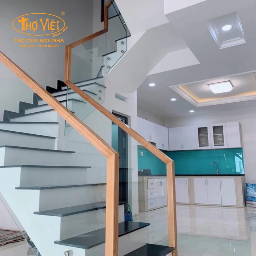 Cầu thang kính cường lực ctkcl2