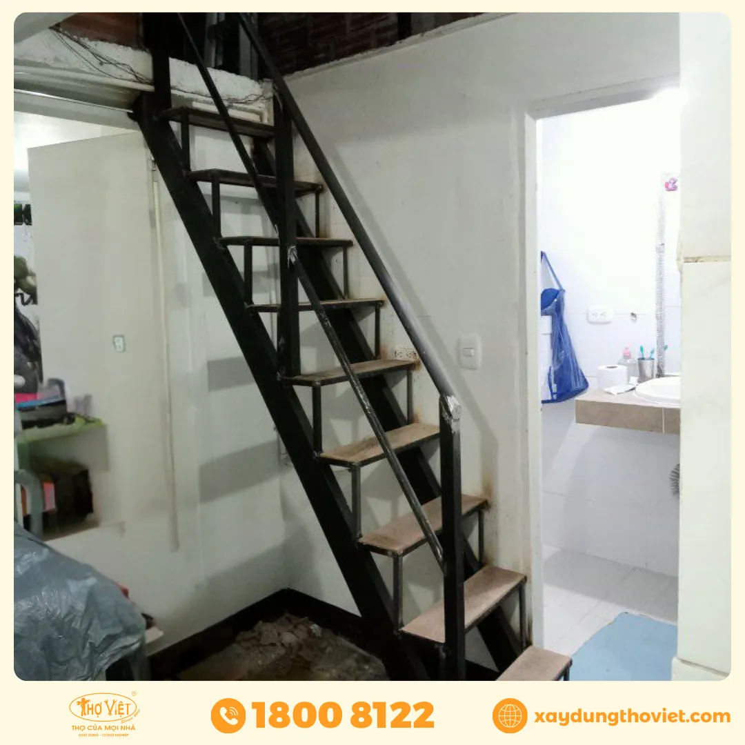 Cầu thang sắt gác lửng CTSGL9