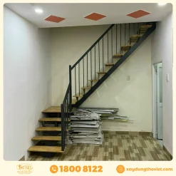Cầu thang sắt ốp gỗ CTSOG4