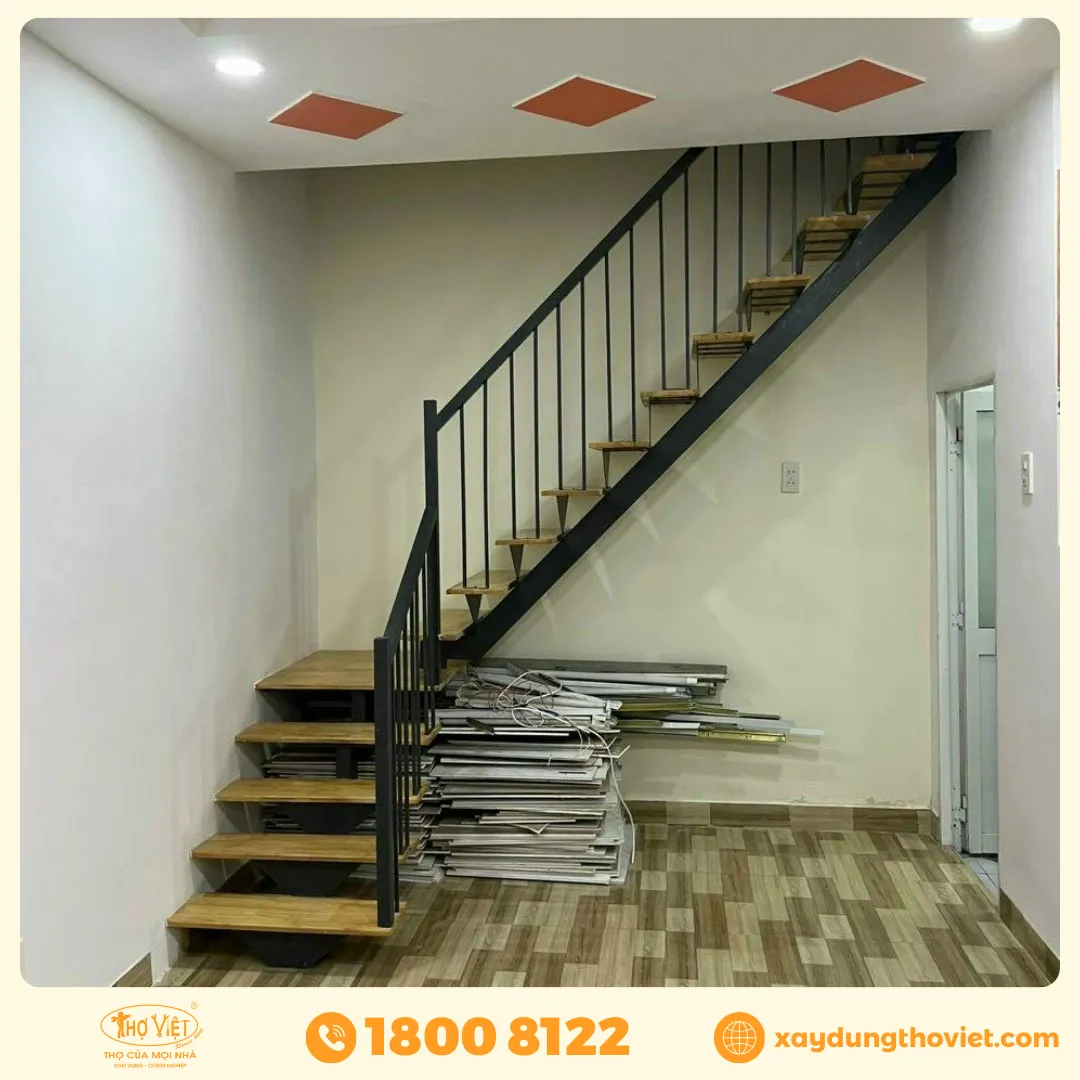 Cầu thang sắt ốp gỗ CTSOG4