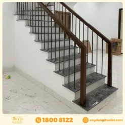 Cầu thang sắt tay vịn gỗ CTSTVG4
