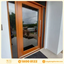 Cửa kính cường lực khung gỗ CKCLKG4