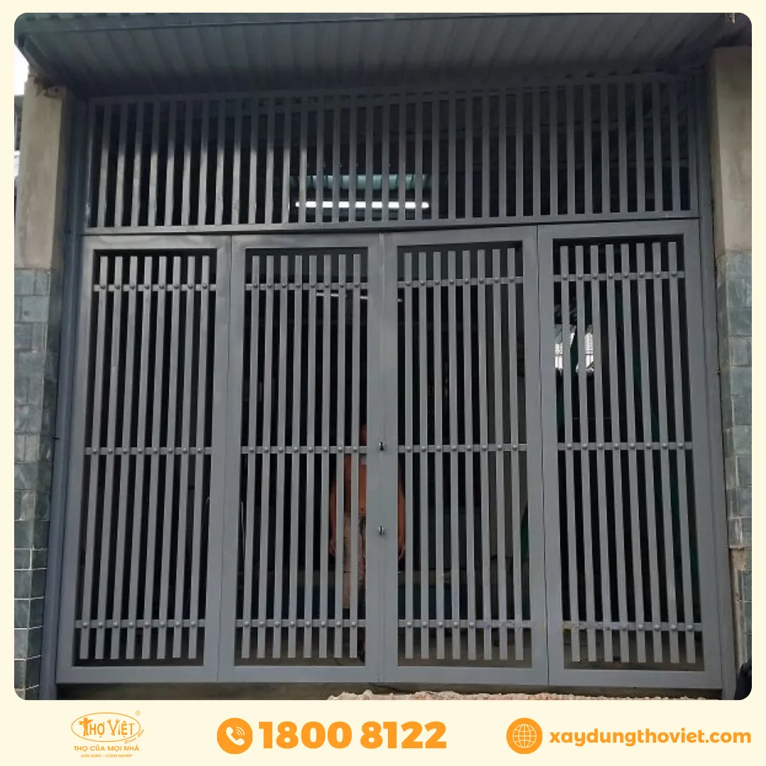 Cửa sắt 4 cánh CS4C2