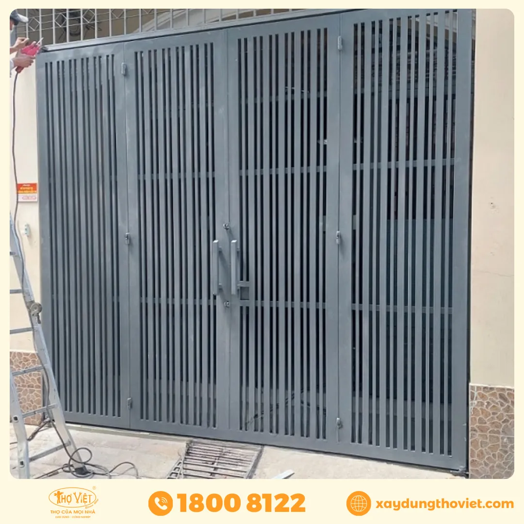 Cửa sắt 4 cánh CS4C2