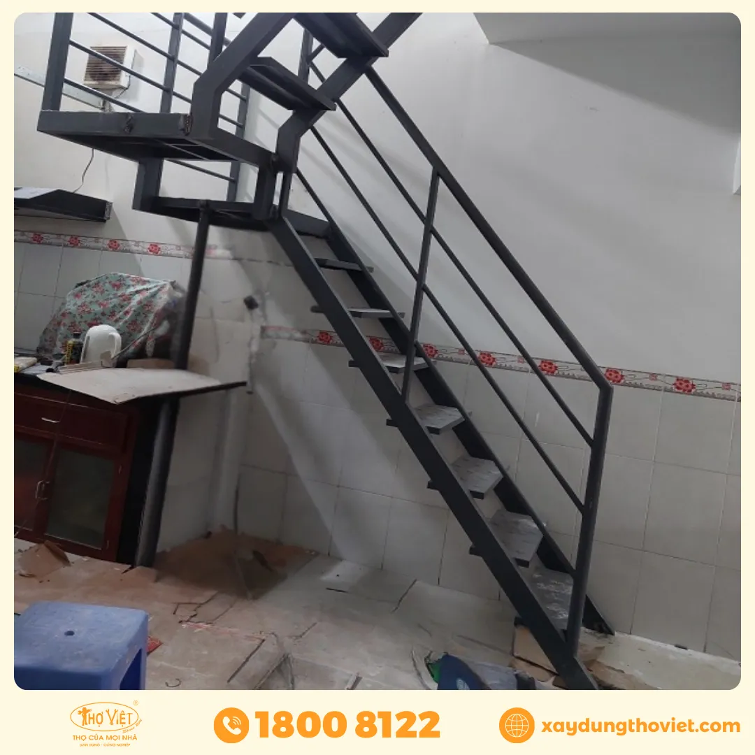 Cầu thang sắt gác lửng