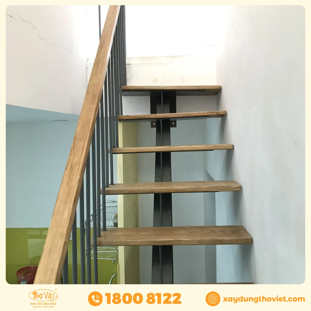 Cấu tạo thang sắt ốp gỗ