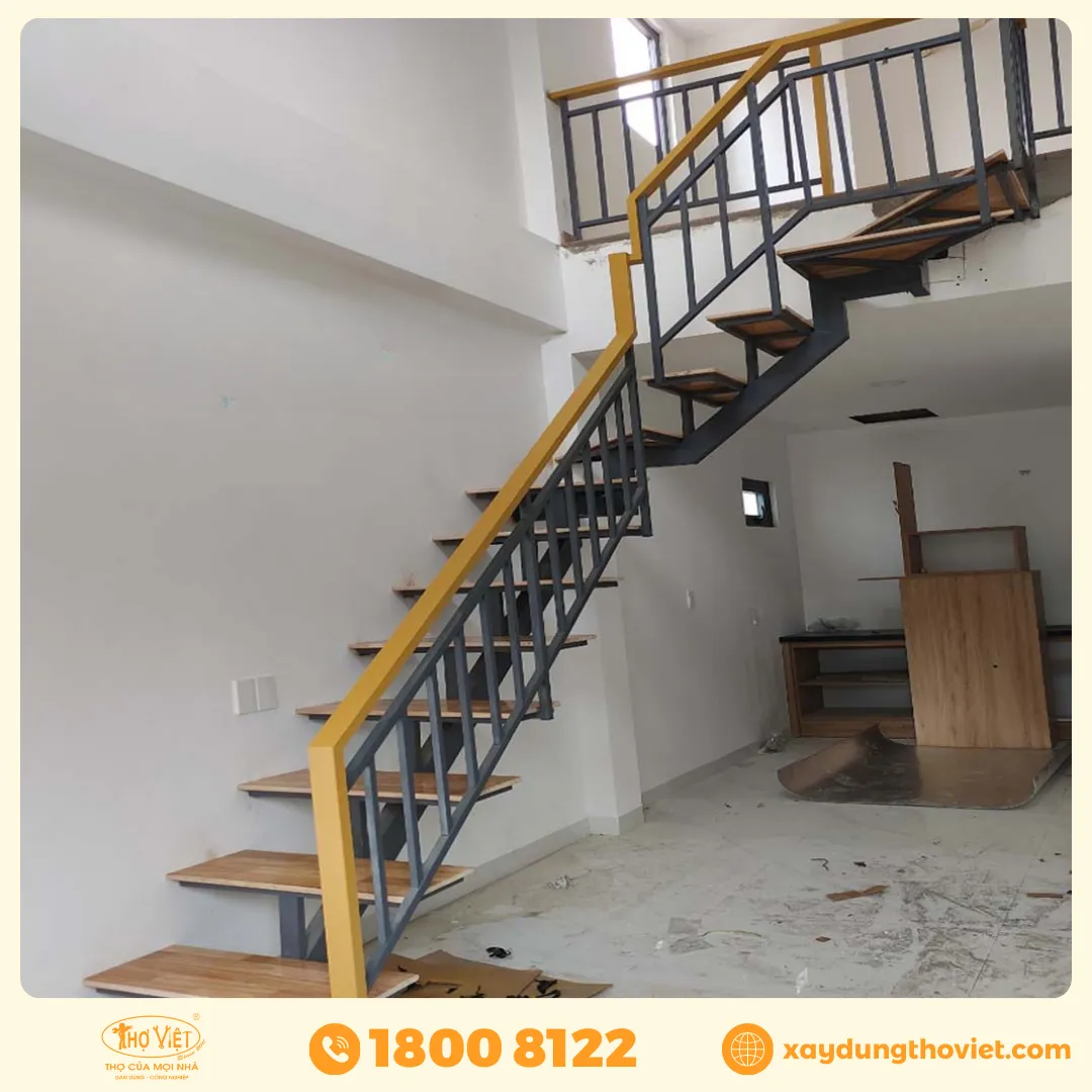 Tại sao, nên chọn xây dựng Thợ Việt thi công cầu thang sắt ốp gỗ?