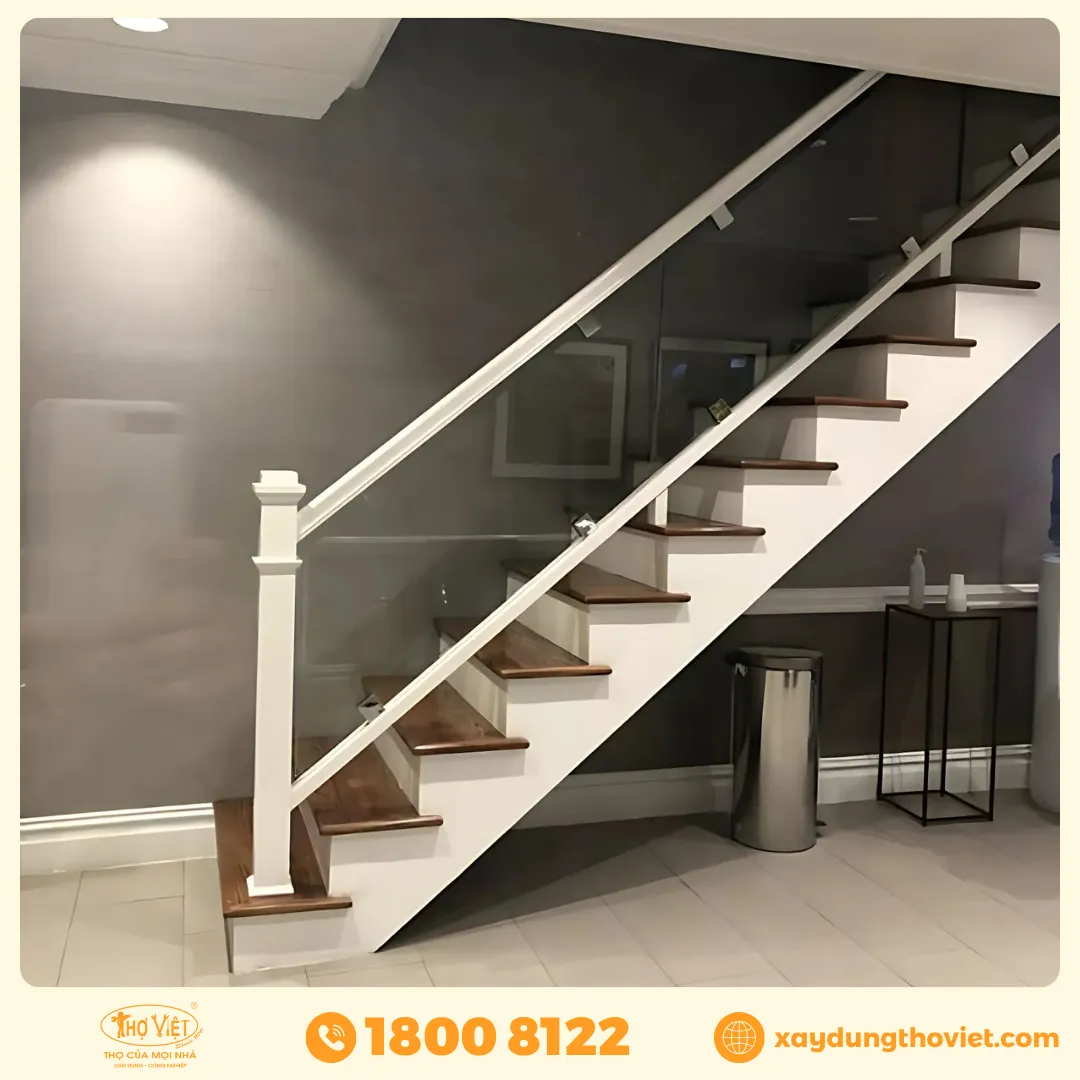 cầu thang kính tay nhựa