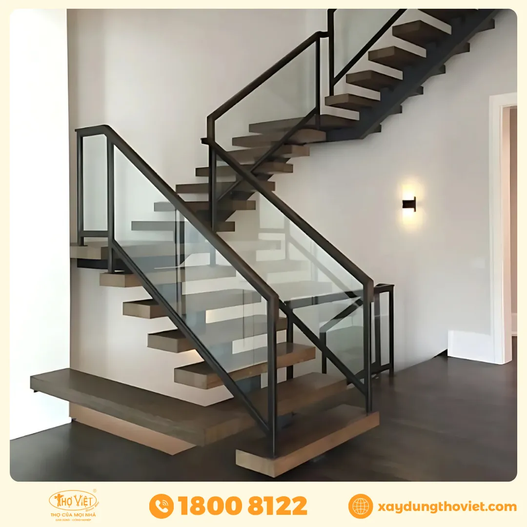 Lợi ích khi lắp cầu thang kính tay nhựa