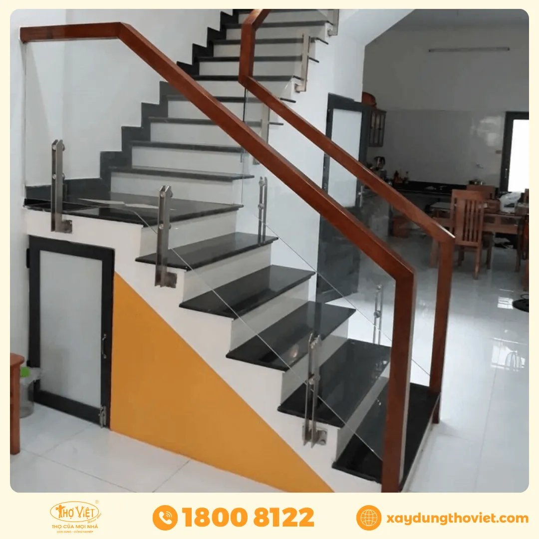Mẫu trụ cầu thang kính siêu đẹp