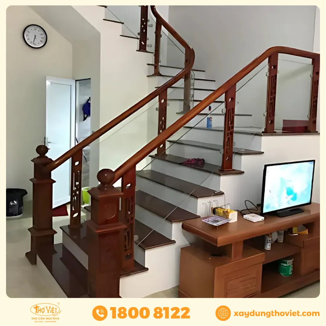 Mẫu trụ cầu thang kính siêu đẹp